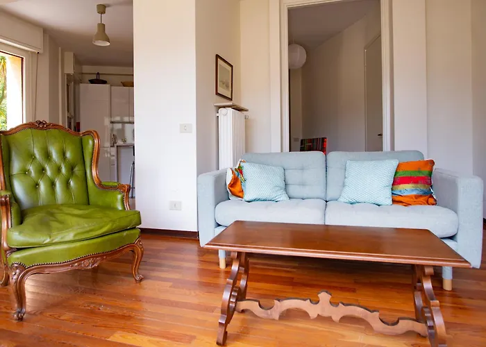 Lägenhet Serene Garden Getaway Cadenabbia